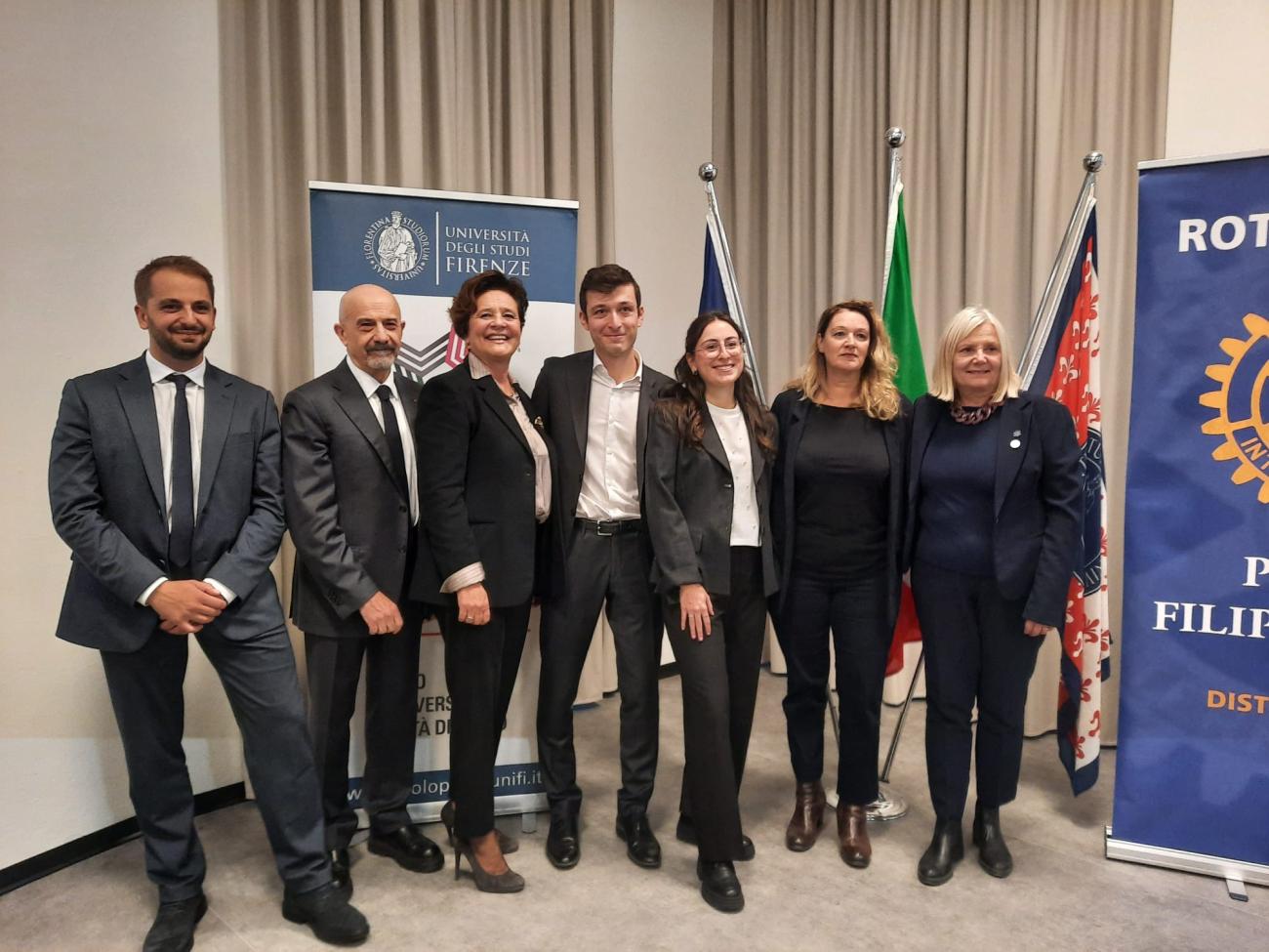I vincitori del ventesimo premio Bardazzi con i rappresentanti delle istituzioni