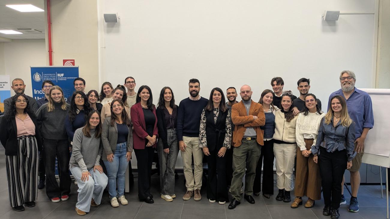 foto di gruppo percorso di co-progettazione Alma-Deh