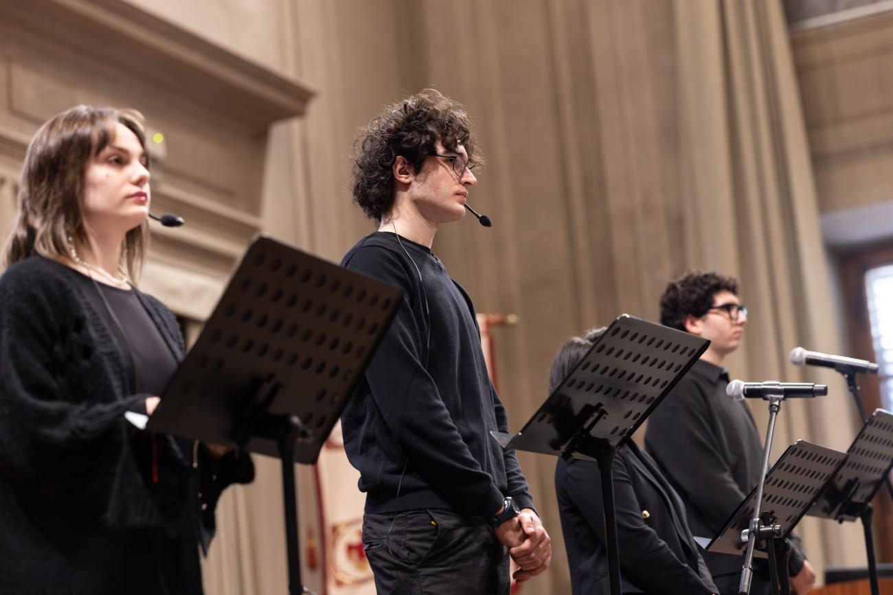 Gli attori della Compagnia teatrale universitaria “Binario di Scambio”