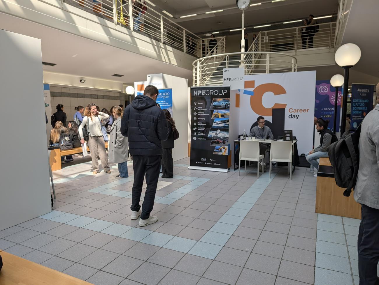 Alcuni studenti che hanno partecipato al Career Day Unifi 