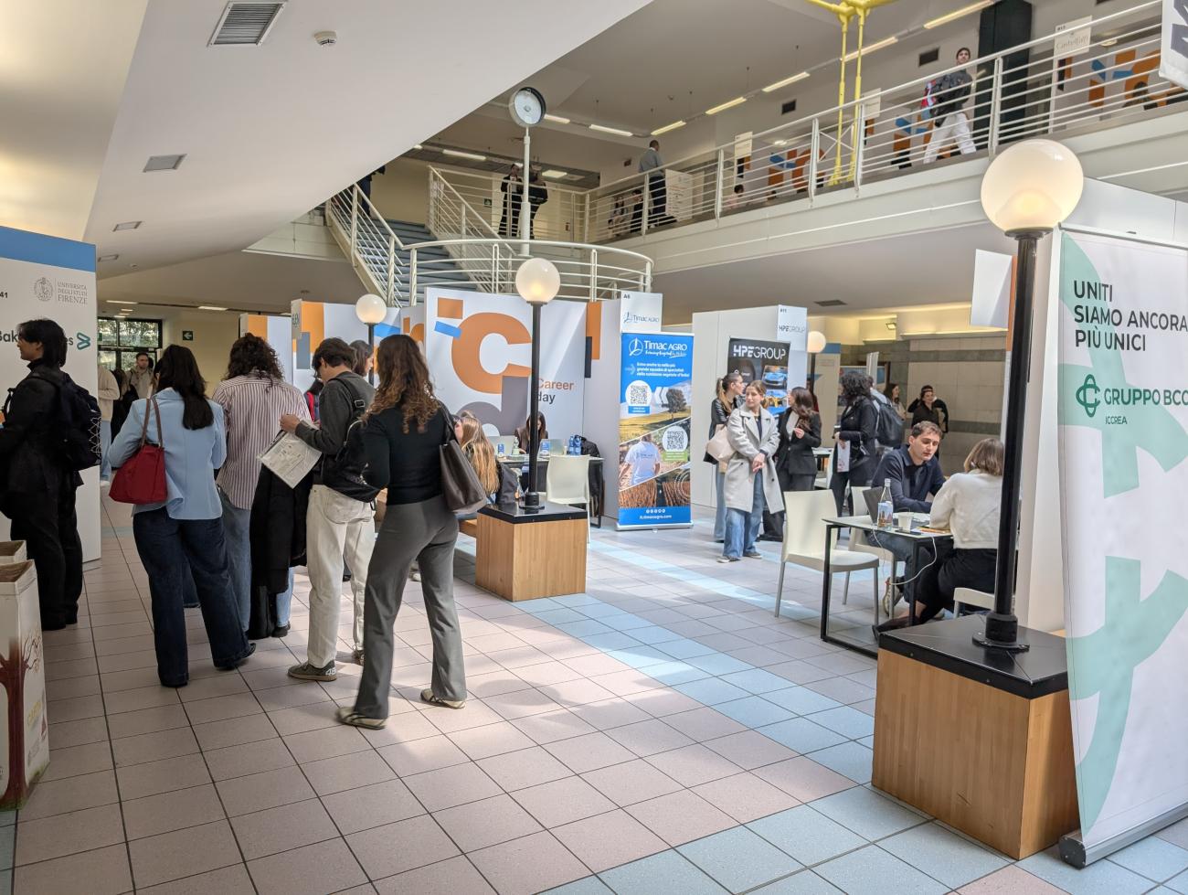 Alcuni studenti che hanno partecipato al Career Day Unifi 