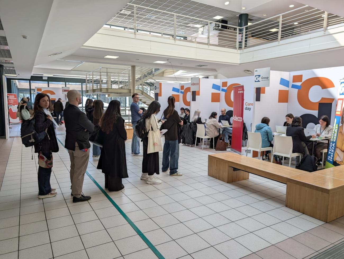 Alcuni studenti che hanno partecipato al Career Day Unifi 