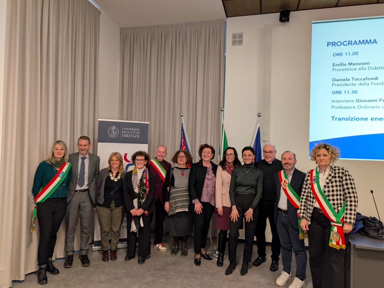 I partecipanti all'inaugurazione: Chiara Martini (assessora Pubblica Istruzione Vaiano), Giovanni Ferrara (Unifi), Barbara Valtancoli (Unifi), Ersilia Menesini (Unifi), Luca Allegri (consigliere comune di Signa), Daniela Poli (Unifi), Daniela Toccafondi (PIN), Valeria Lingua (Unifi), Cristina Manetti (assessora Regione Toscana ai Rapporti con Università), Don Daniele Scaccini (vicario del vescovo), Dario Danti (assessore all'Università del Comune di Firenze), Maria Lucarini (sindaca di Vernio)