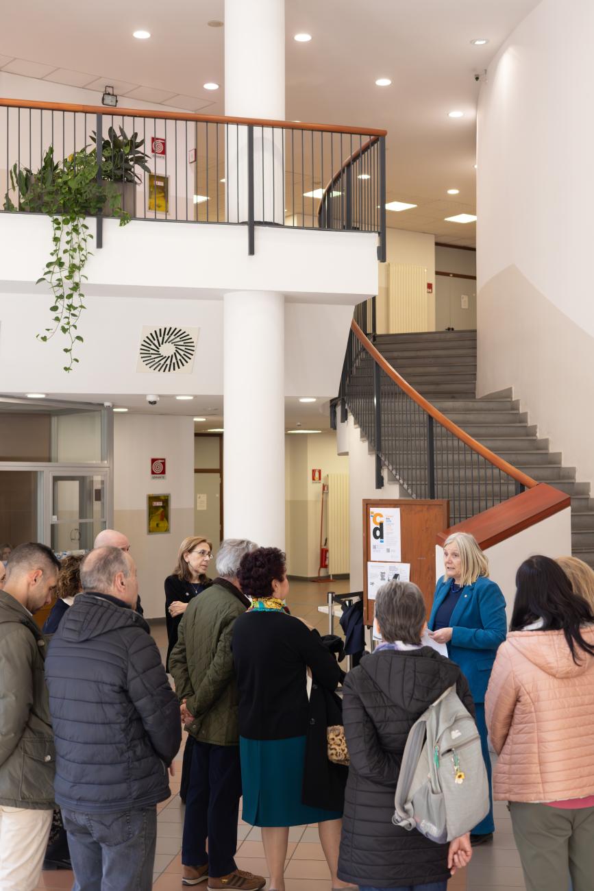 Un momento della cerimonia in ricordo di Elena, Lucrezia e Valentina
