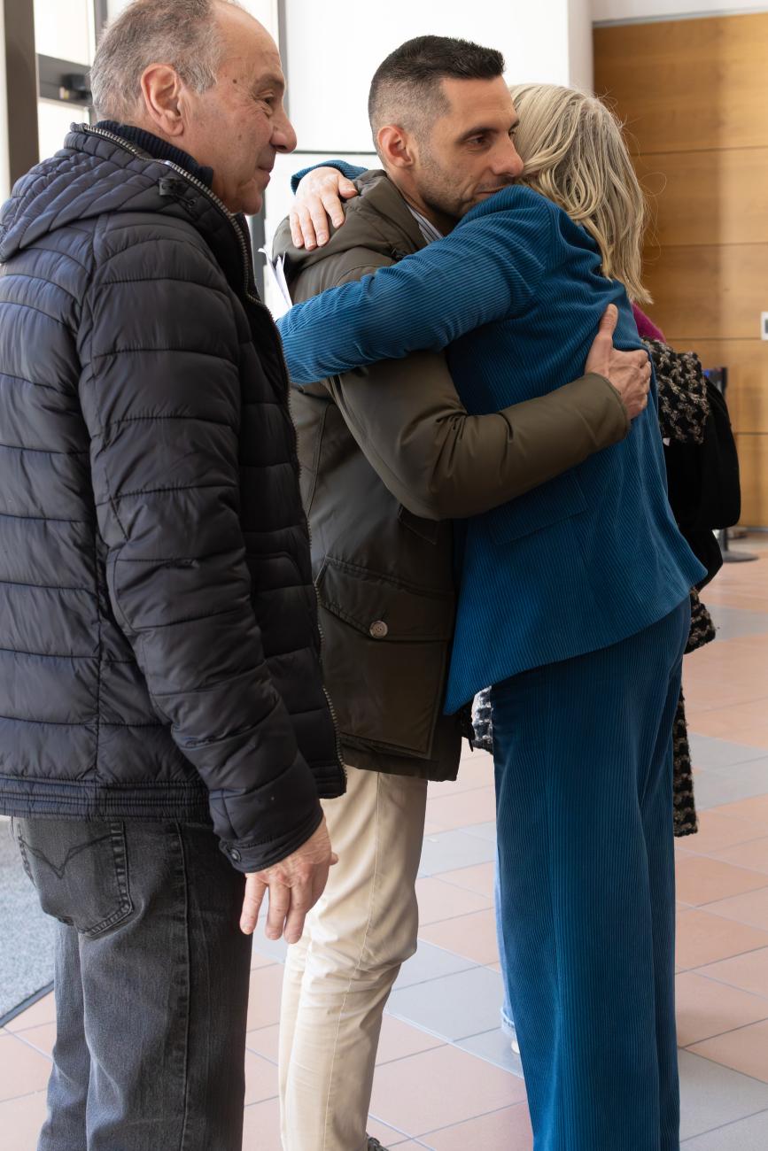 Un momento della cerimonia in ricordo di Elena, Lucrezia e Valentina