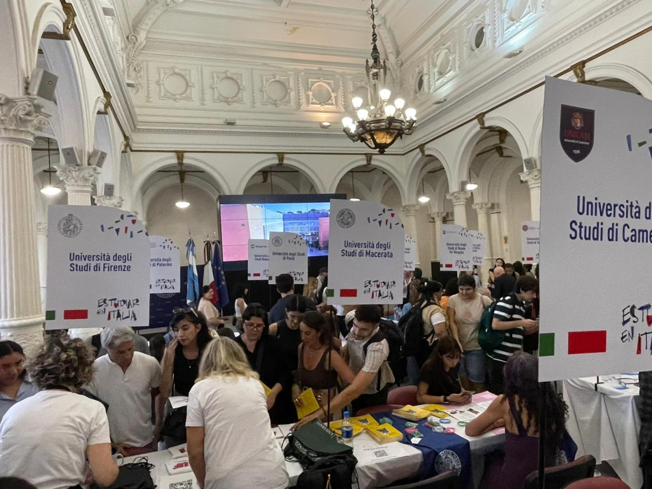 Un momento della  fiera “Estudiar en Italia”