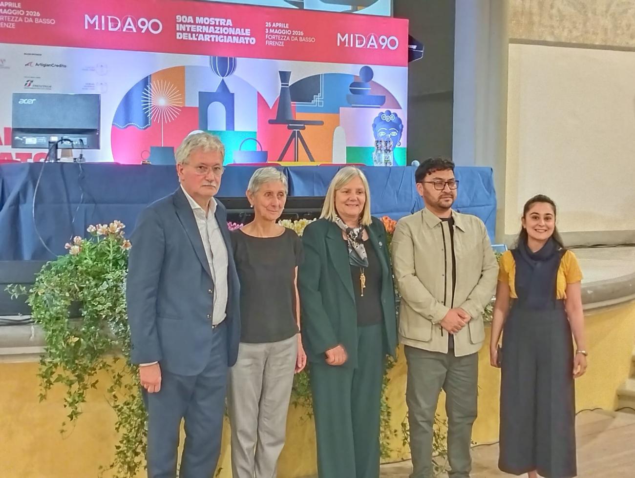Da sinistra: Lorenzo Becattini (Firenze Fiera), la docente Unifi Mirella Loda, Alessandra Petrucci, Mohammad Reza Ibrahim e la traduttrice
