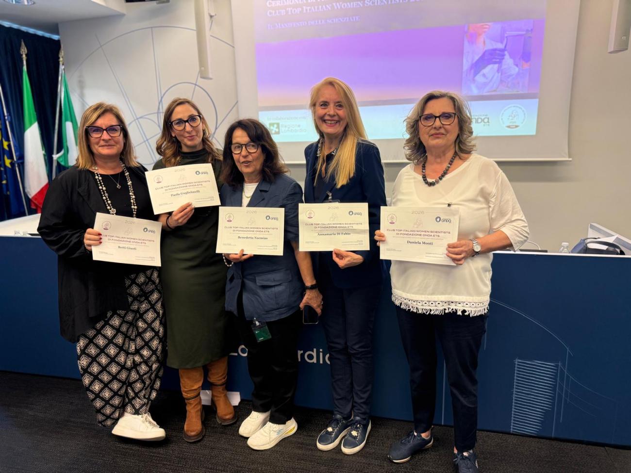 Le ricercatrici Unifi presenti oggi alla cerimonia: da sinistra Betti Giusti, Paola Guglielmelli, Benedetta Nacmias, Annamaria Di Fabio, Daniela Monti