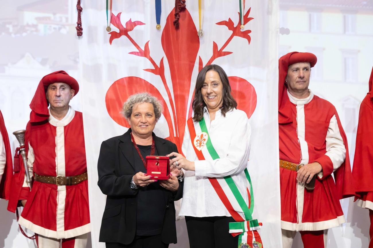 La premiazione in memoria di Bianca Bianchi. Ha ritirato il Fiorino d’oro Lorella Galanti, figlia di un cugino di primo grado