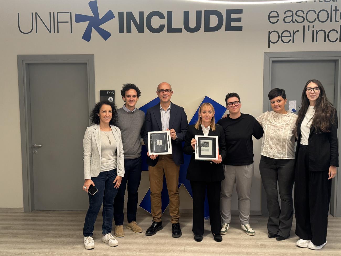 Maria Paola Monaco e Luca Cicerelli, insieme allo staff di Unifi Include