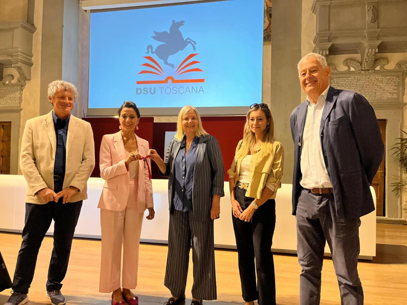 Da sinistra: Andrea Sbardellati (CdA DSU), l'assessora Manetti, la rettrice Petrucci, Irene Micali (CdA DSU) e il direttore generale DSU Enrico Carpitelli