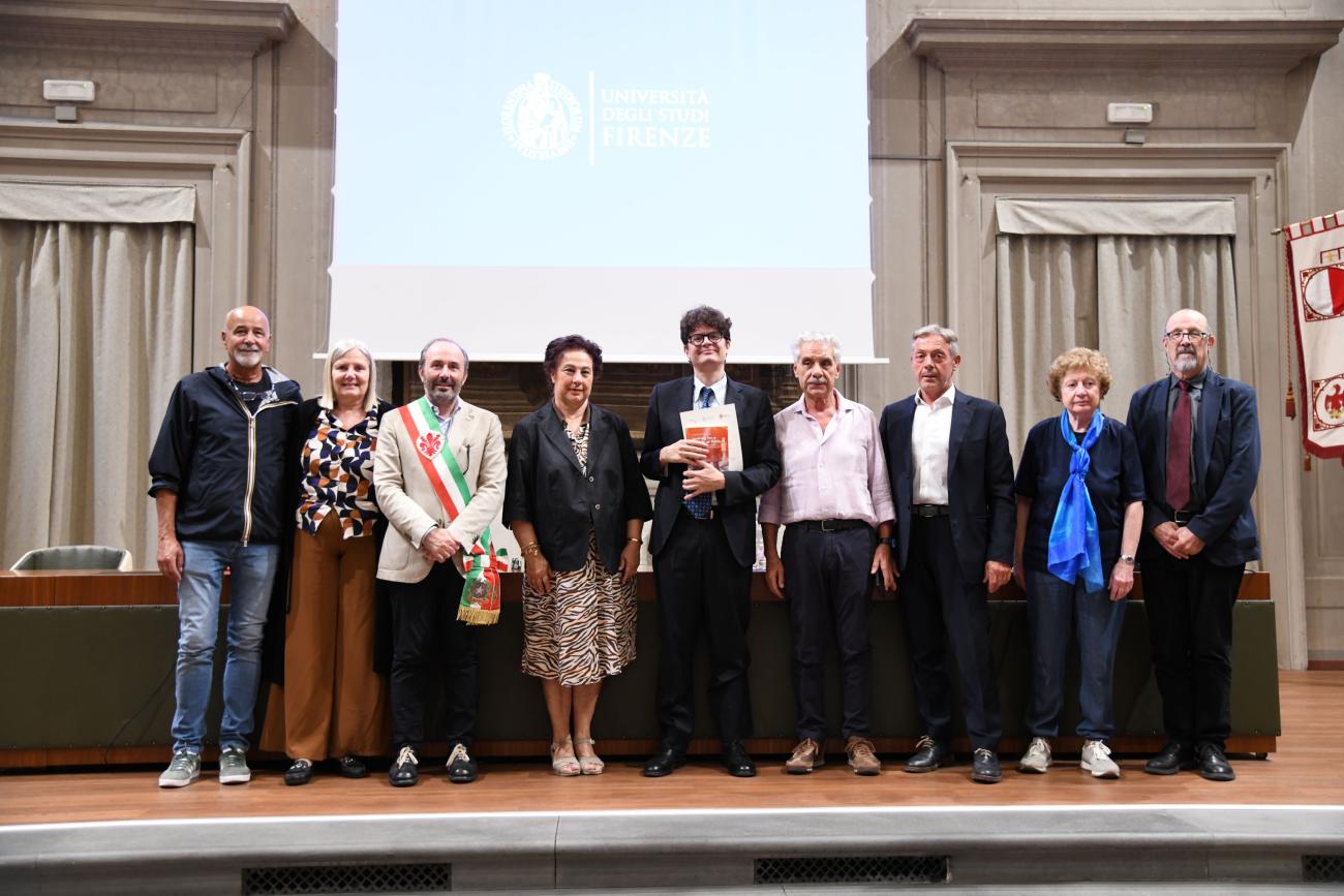 Premio sezione speciale a Gianluca Damiani con i genitori delle studentesse Borghi, Gallo e Maestrini