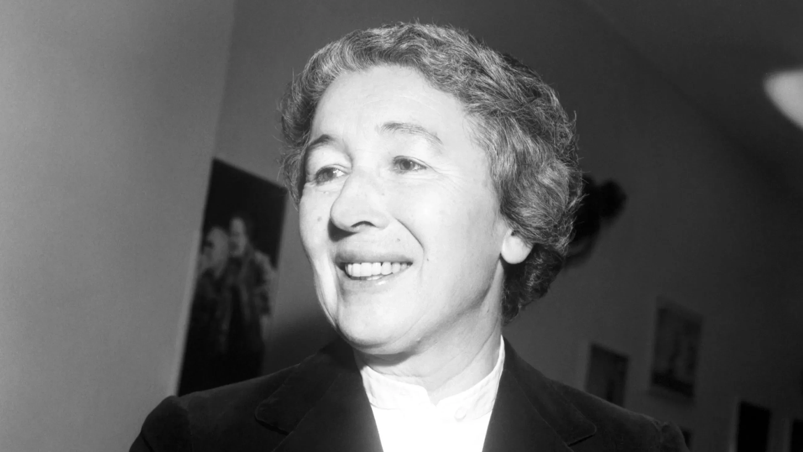 Ritratto di Gae Aulenti, 1983  Foto©Farabola/Bridgeman Images 