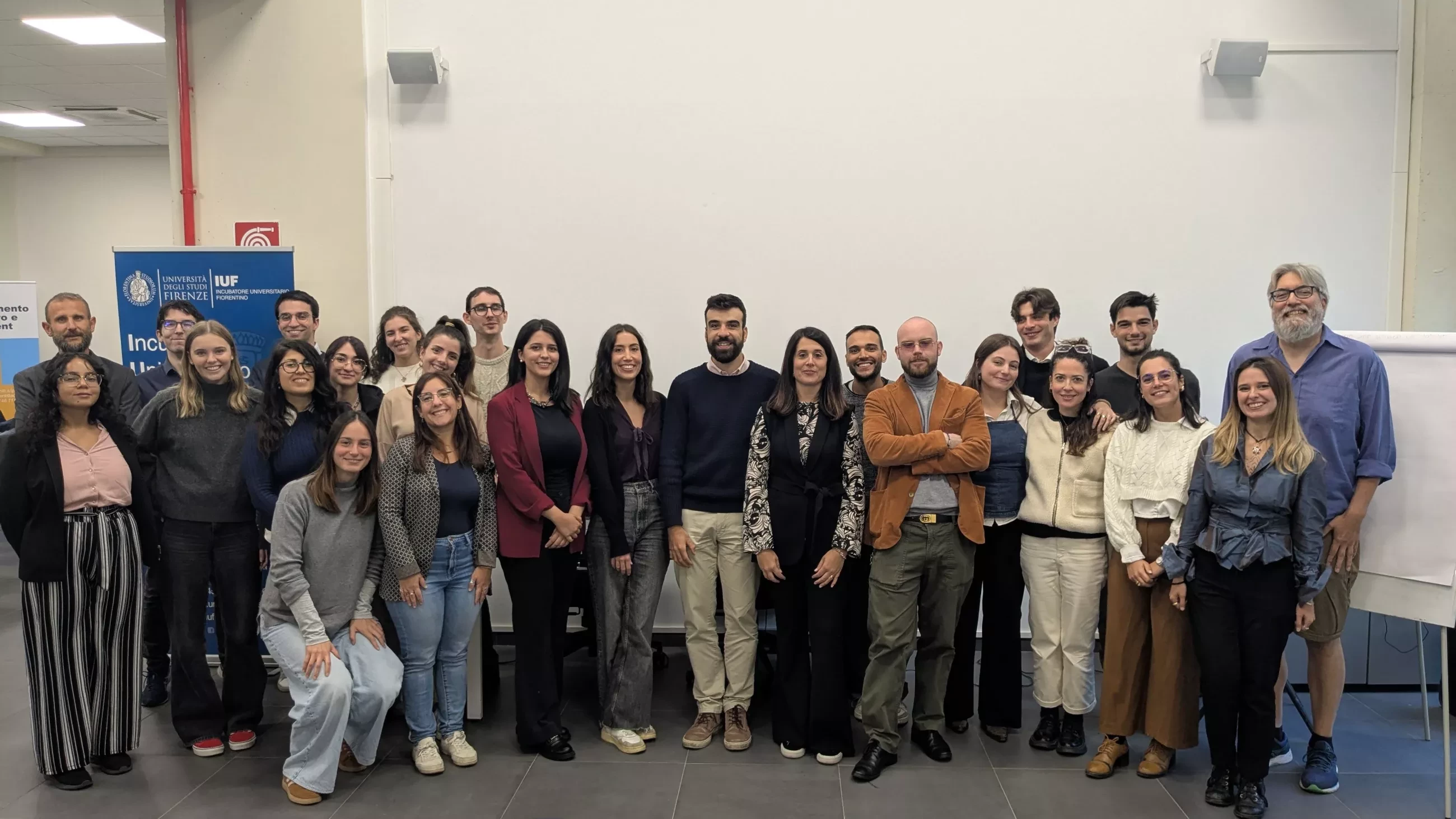 foto di gruppo percorso di co-progettazione Alma-Deh