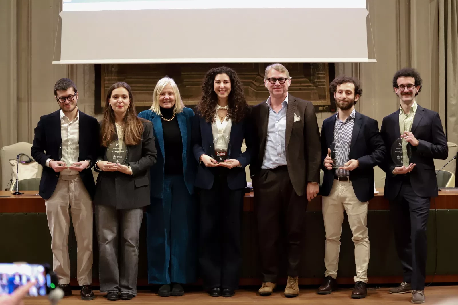 I premiati della precedente edizione di 'Navigare il Futuro' con Alessandra Petrucci e Andy Bianchedi