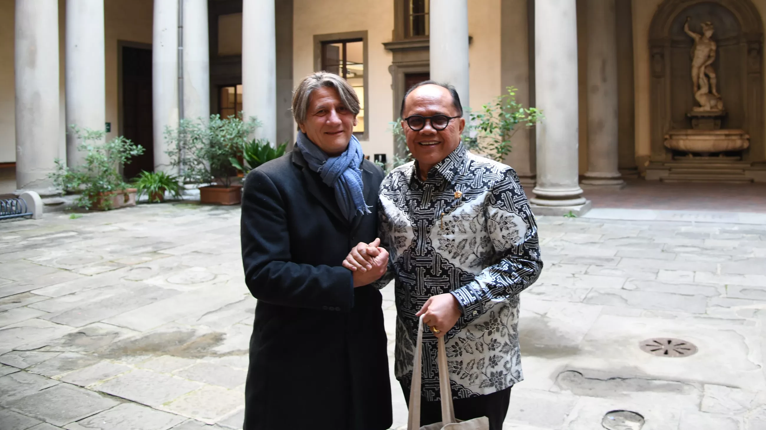 Il presidente SMA David Caramelli con l'ambasciatore in Italia della Repubblica di Indonesia