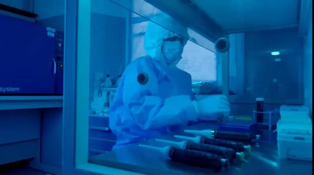 Tecnici laboratorio dna fosse ardeatine