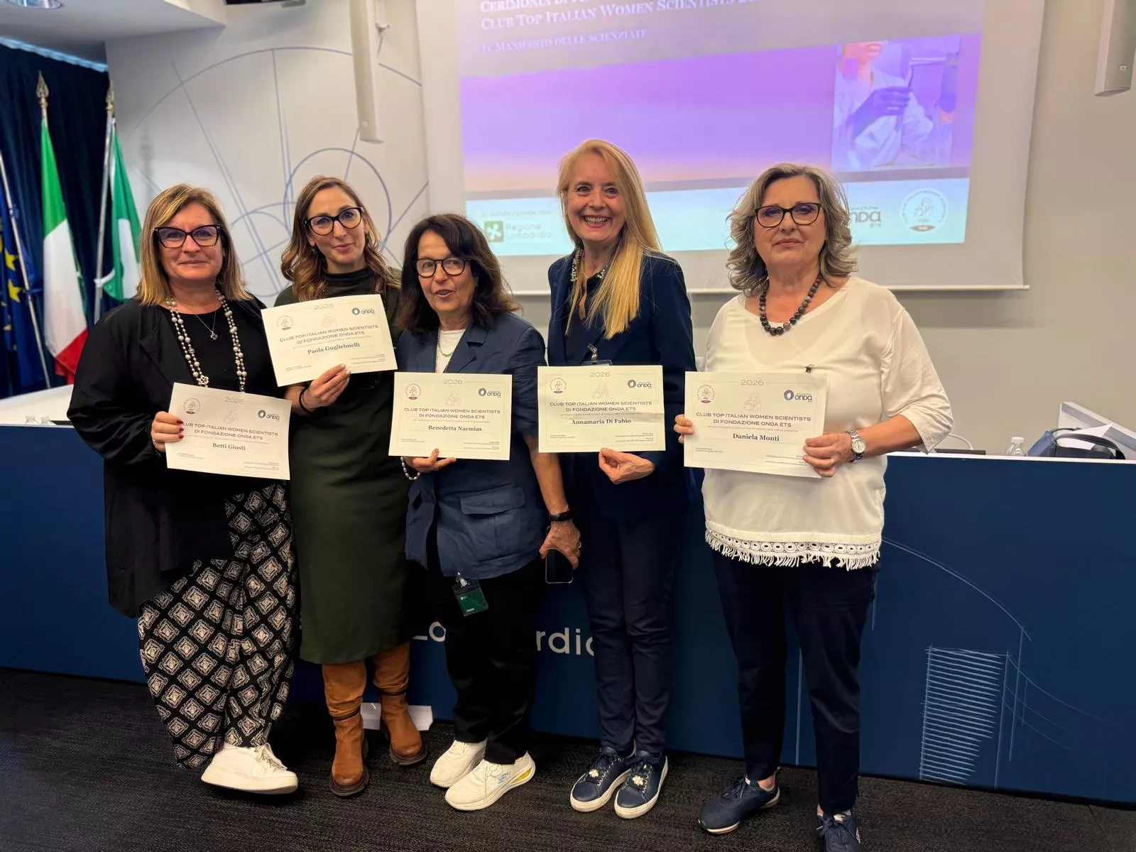 Le ricercatrici Unifi presenti oggi alla cerimonia: da sinistra Betti Giusti, Paola Guglielmelli, Benedetta Nacmias, Annamaria Di Fabio, Daniela Monti